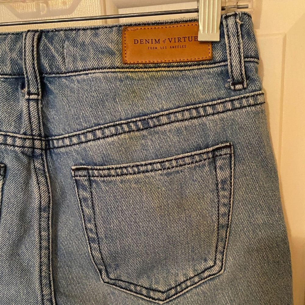 Denim of Virtue Distressed Jean size 27 - Picture 4 of 12